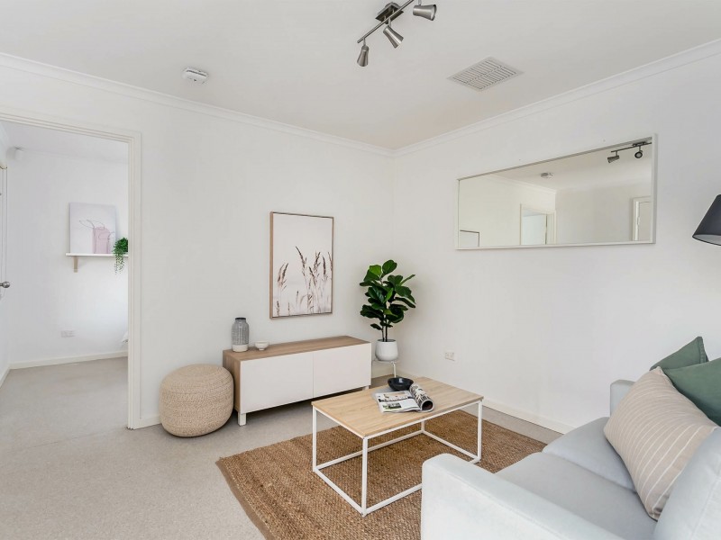 17 Mitchell Street East, Seaton SA 5023