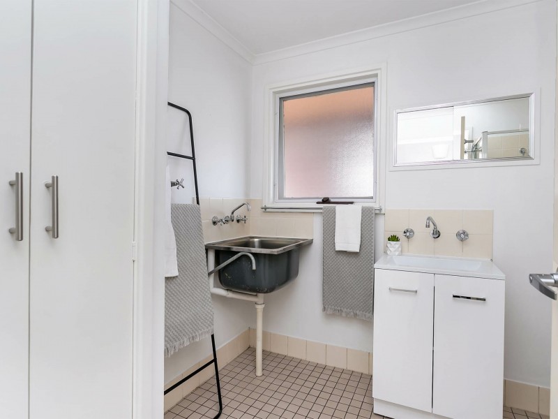 17 Mitchell Street East, Seaton SA 5023