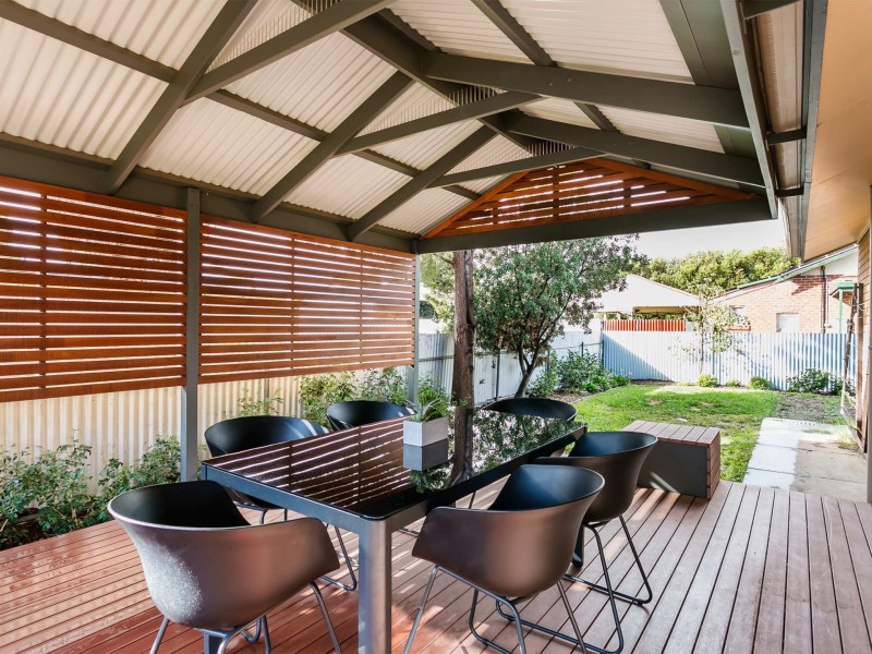 17 Mitchell Street East, Seaton SA 5023