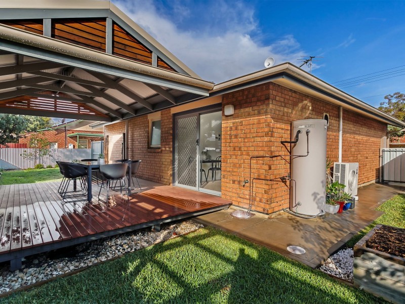 17 Mitchell Street East, Seaton SA 5023