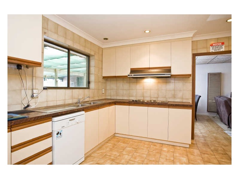 1 Lomond Court, West Lakes SA 5021