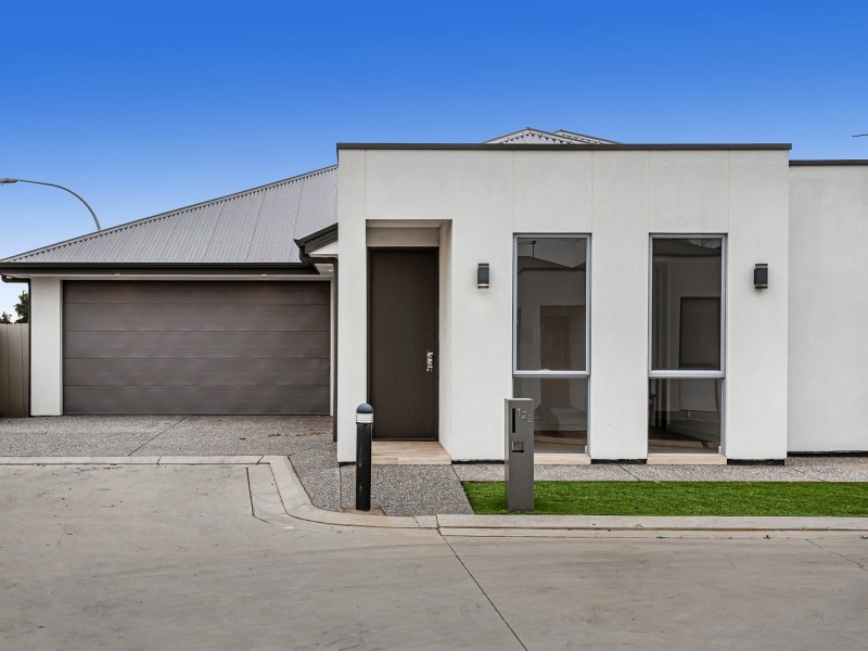128 Lochside Drive, West Lakes SA 5021