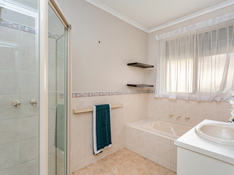 2a Martins Road, Seaton SA 5023