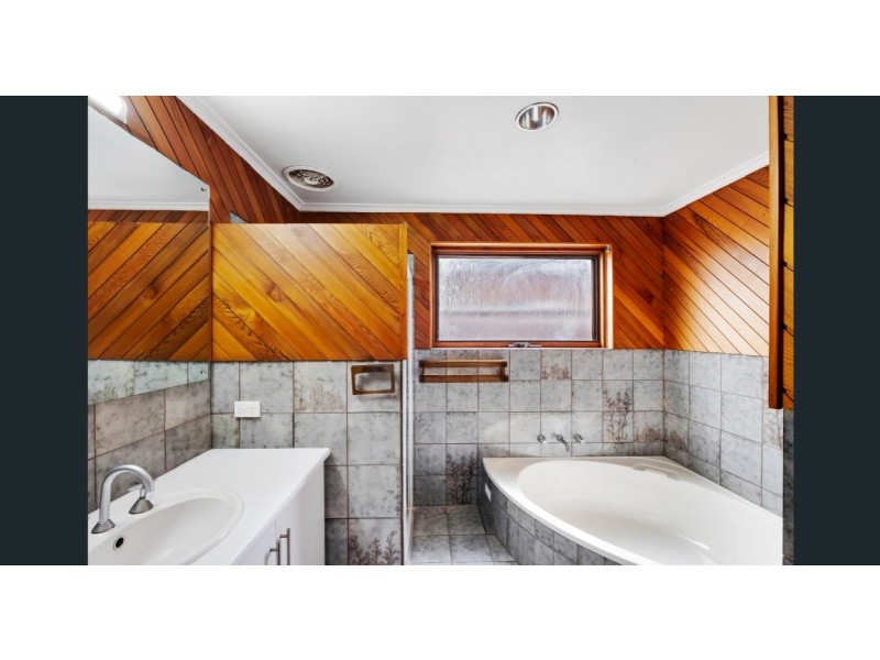 13 Antigua Grove, West Lakes SA 5021