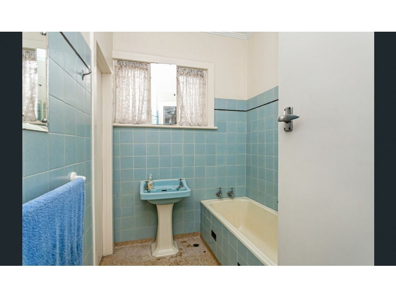 16 Shirley Avenue, Woodville West SA 5011