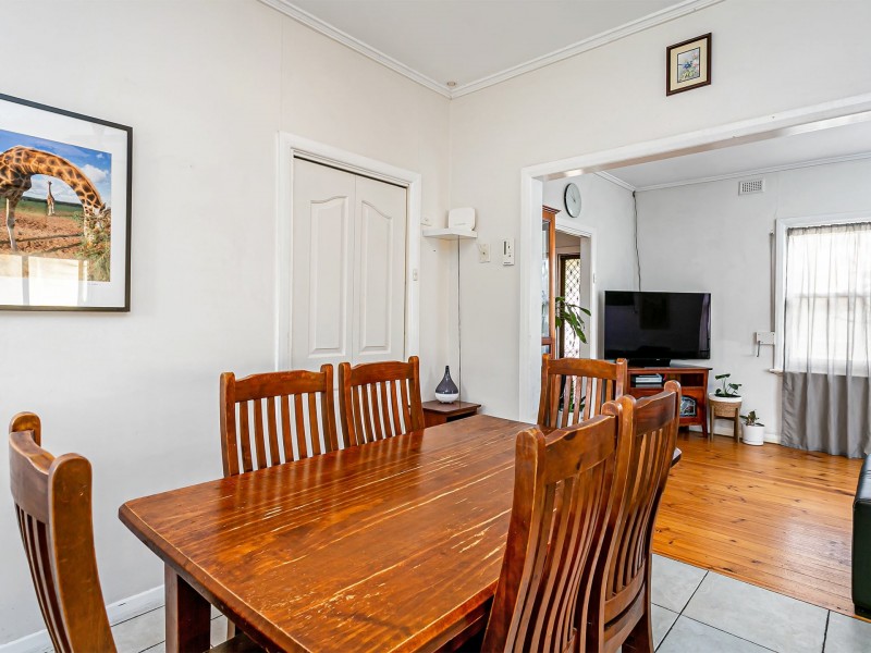 18 Enid Avenue, Osborne SA 5017