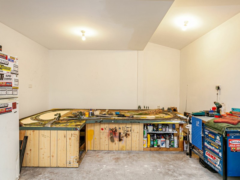 18 Enid Avenue, Osborne SA 5017