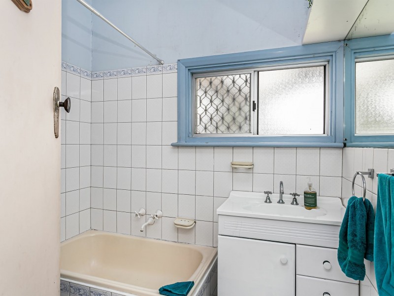 18 Enid Avenue, Osborne SA 5017