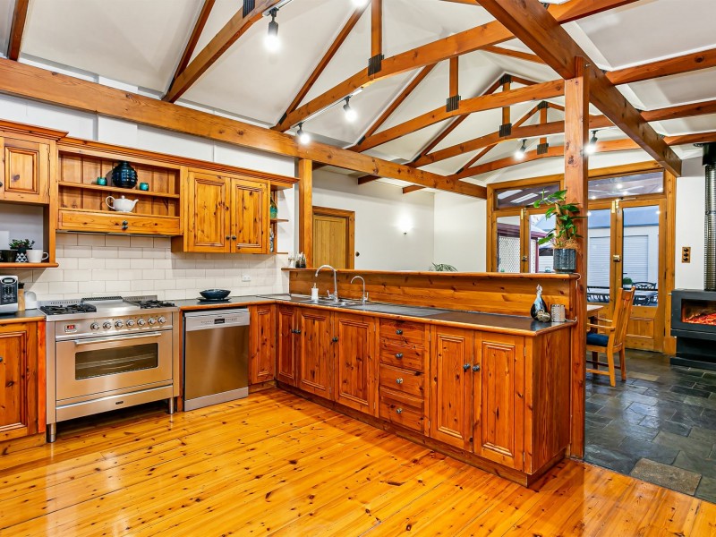 27 Daphne Street, Prospect SA 5082