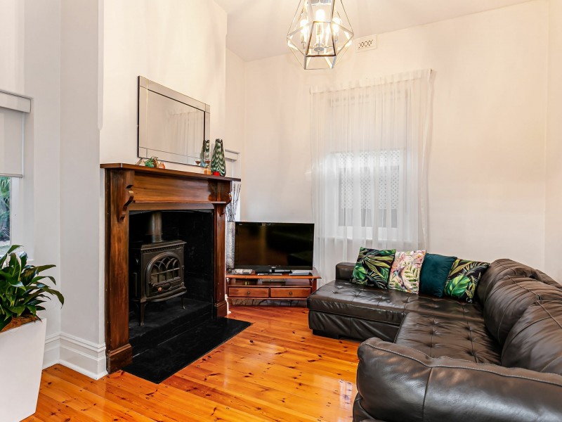 27 Daphne Street, Prospect SA 5082