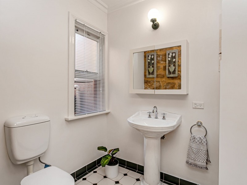 27 Daphne Street, Prospect SA 5082