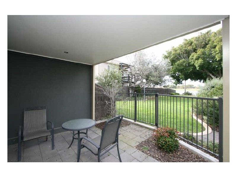 19/74 Military Road, Tennyson SA 5022