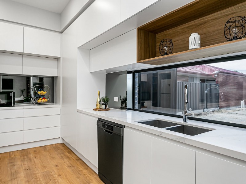 2b Polynesia Grove, West Lakes SA 5021