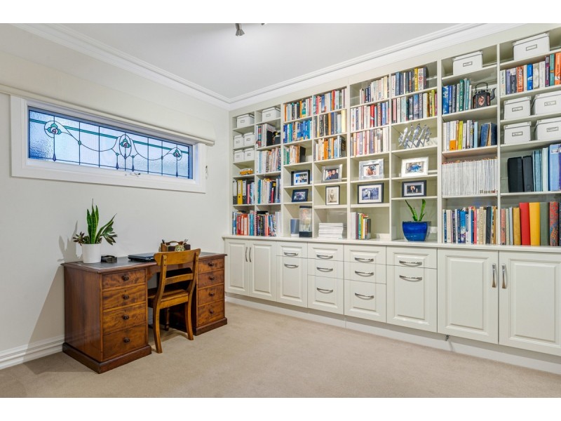 4 Tennyson Heights Court, Tennyson SA 5022