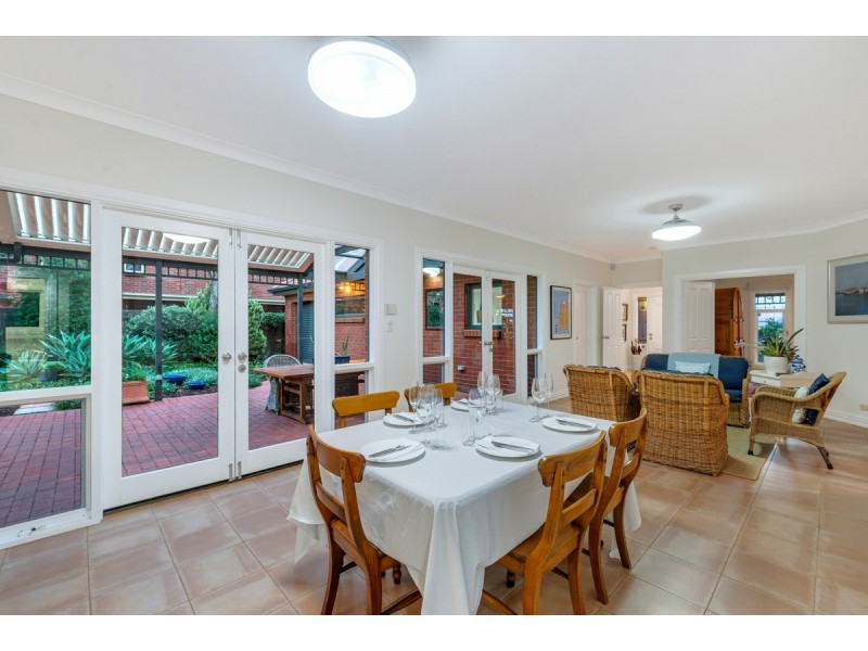 4 Tennyson Heights Court, Tennyson SA 5022