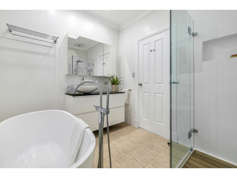 4 Tennyson Heights Court, Tennyson SA 5022