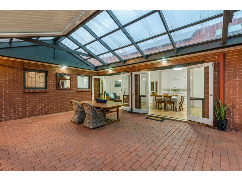 4 Tennyson Heights Court, Tennyson SA 5022