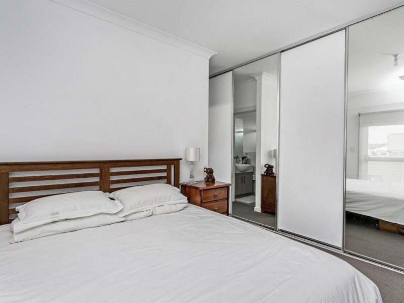 12 MacKenzie Circuit, Mawson Lakes SA 5095