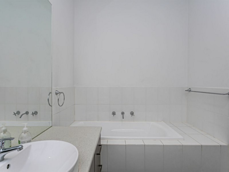 12 MacKenzie Circuit, Mawson Lakes SA 5095