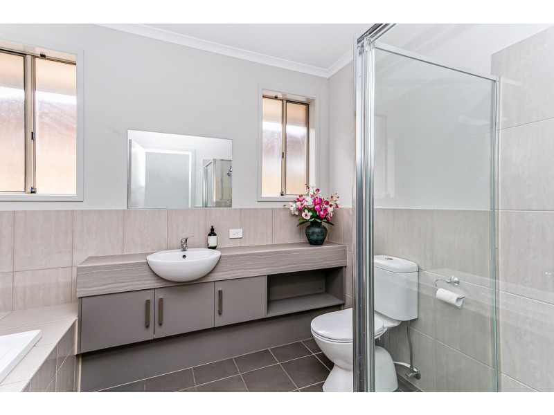 6A Kinross Avenue, Seaton SA 5023