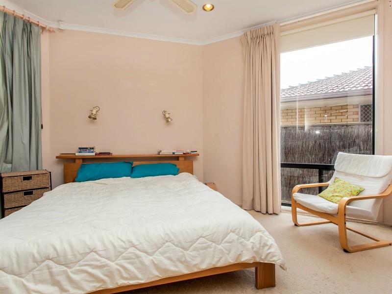 4 Lytham Place, West Lakes SA 5021