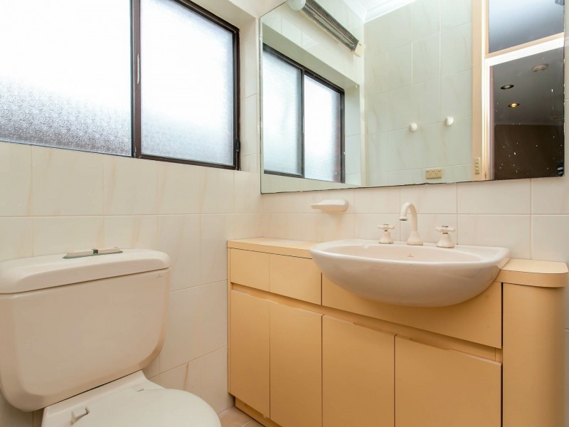 4 Lytham Place, West Lakes SA 5021