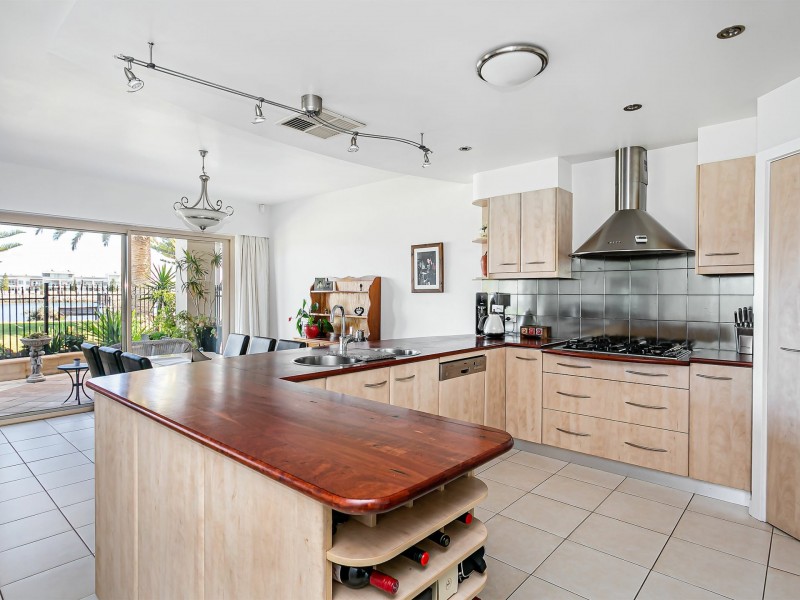 5 Sarnia Way, Port Adelaide SA 5015