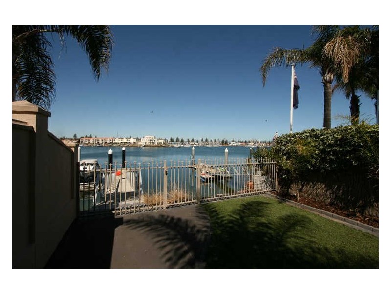 17a Gulf Point Drive, North Haven SA 5018