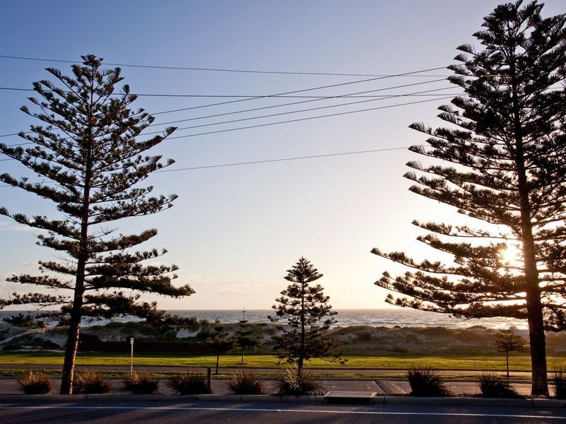 4/17 Esplanade, Semaphore South SA 5019