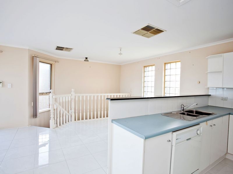 4/17 Esplanade, Semaphore South SA 5019