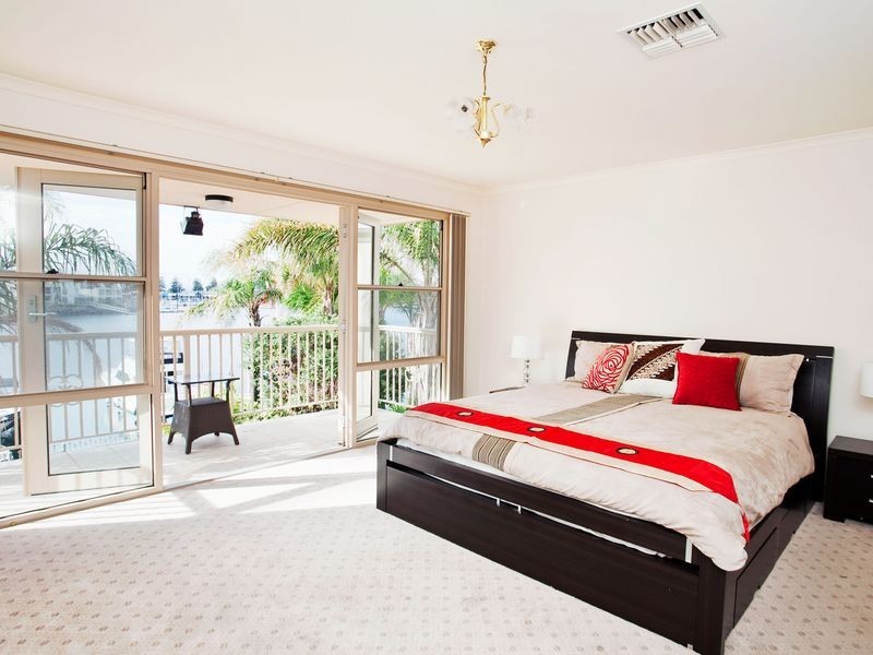 17a Gulf Point Drive, North Haven SA 5018
