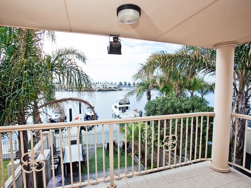 17a Gulf Point Drive, North Haven SA 5018