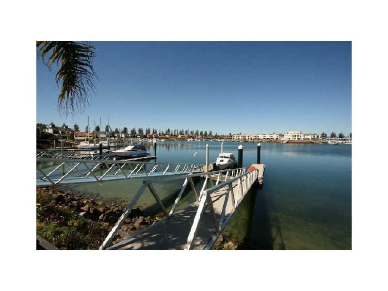 17a Gulf Point Drive, North Haven SA 5018