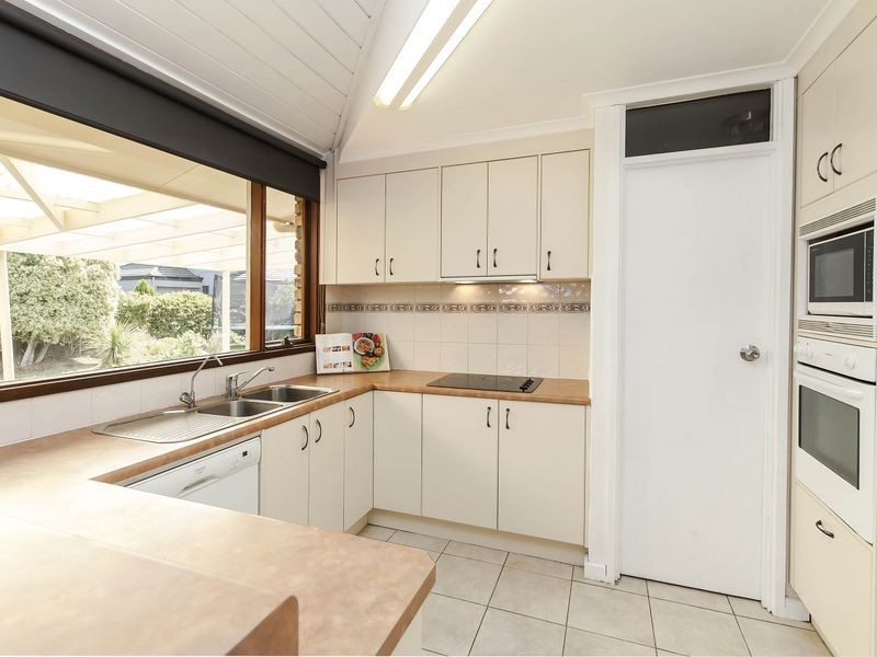 4 Tahiti Place, West Lakes SA 5021