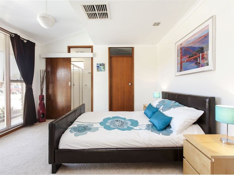 4 Tahiti Place, West Lakes SA 5021