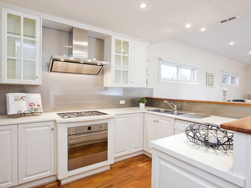 37 St Andrews Way, West Lakes SA 5021