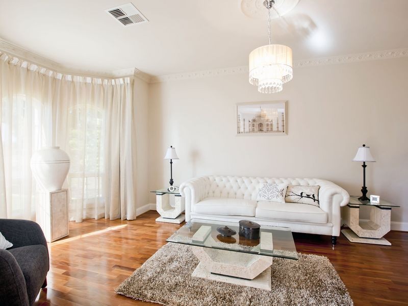 37 St Andrews Way, West Lakes SA 5021
