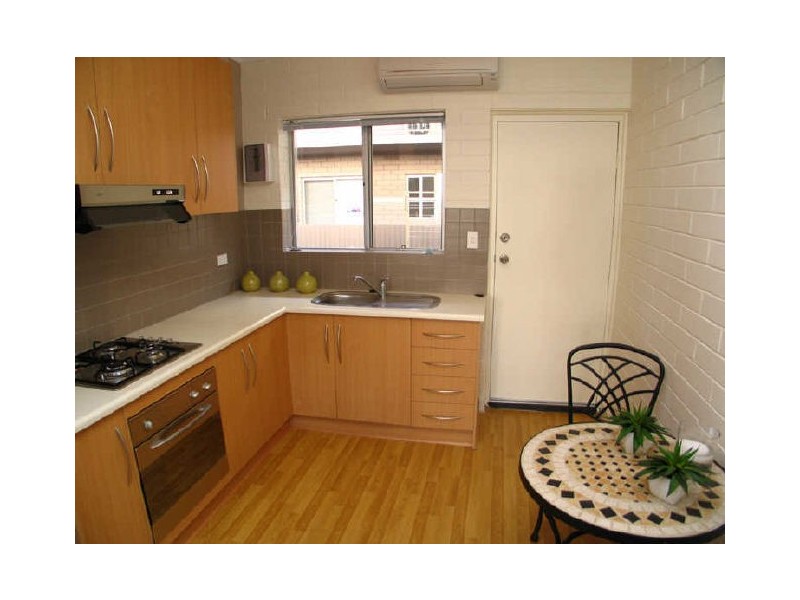 2/11A Alexander Street, Largs Bay SA 5016