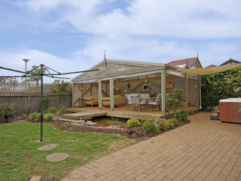 12 McDonald Grove, West Lakes SA 5021