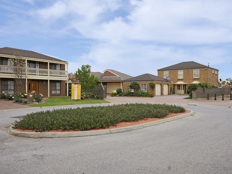 12 McDonald Grove, West Lakes SA 5021