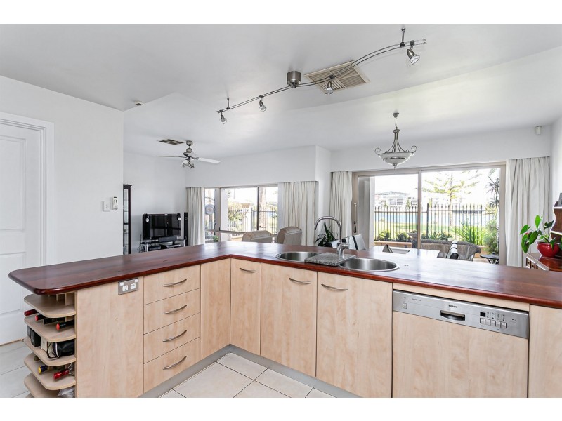 5 Sarnia Way, Port Adelaide SA 5015