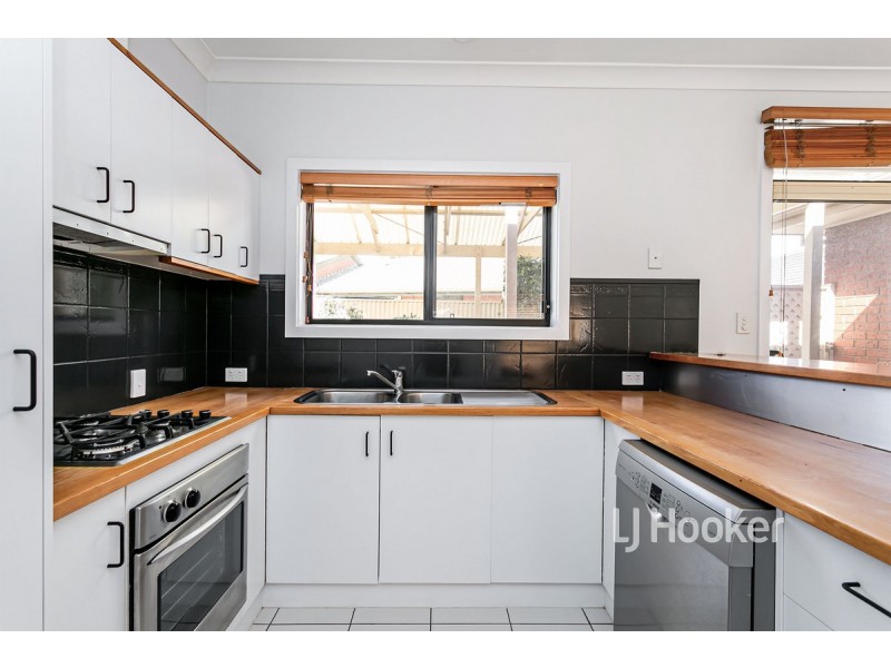 17b Raymond Avenue, Seaton SA 5023