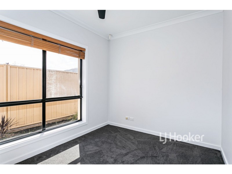 17b Raymond Avenue, Seaton SA 5023