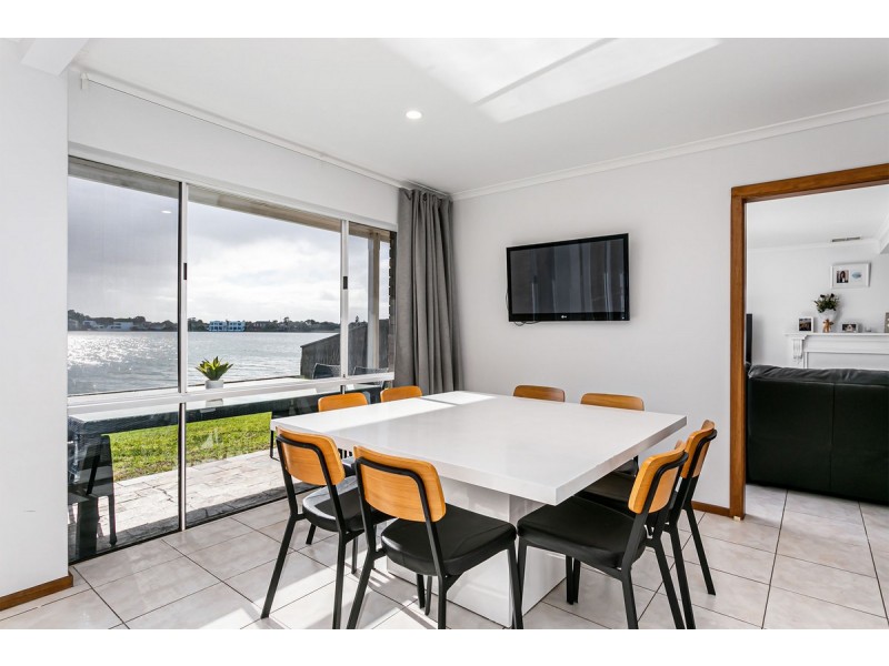 8 Siesta Court, West Lakes SA 5021