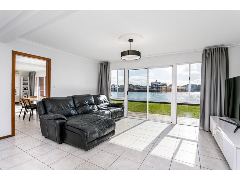 8 Siesta Court, West Lakes SA 5021