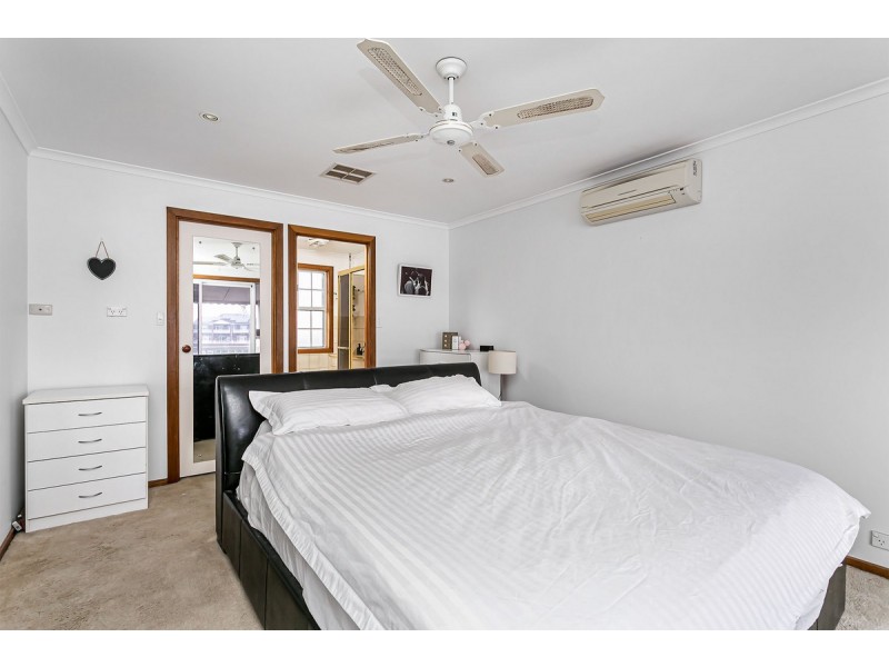 8 Siesta Court, West Lakes SA 5021