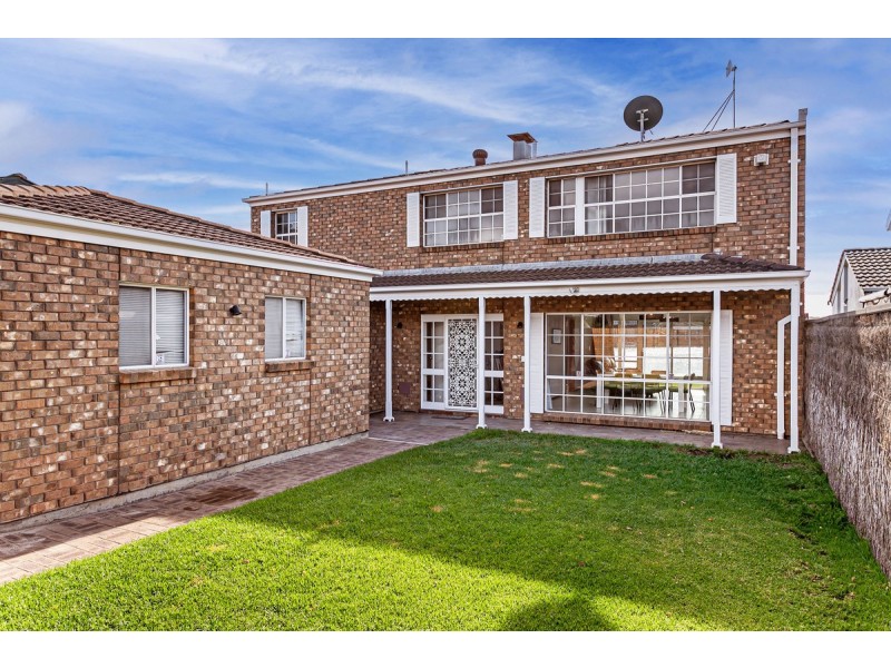 8 Siesta Court, West Lakes SA 5021