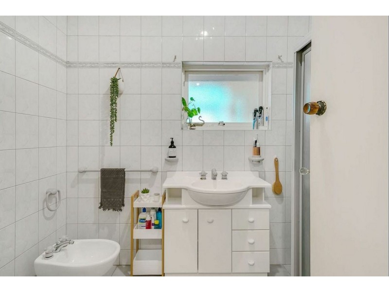 15 Kingborn Avenue, Seaton SA 5023