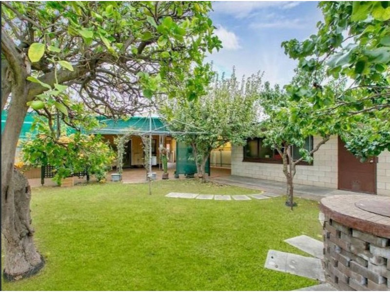 15 Kingborn Avenue, Seaton SA 5023