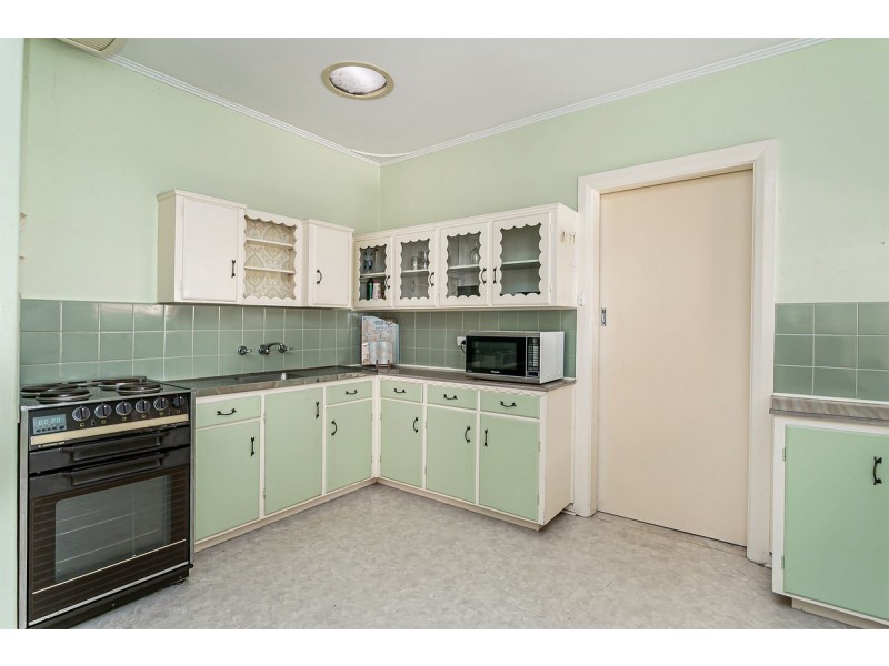 1 Doncaster Avenue, Novar Gardens SA 5040